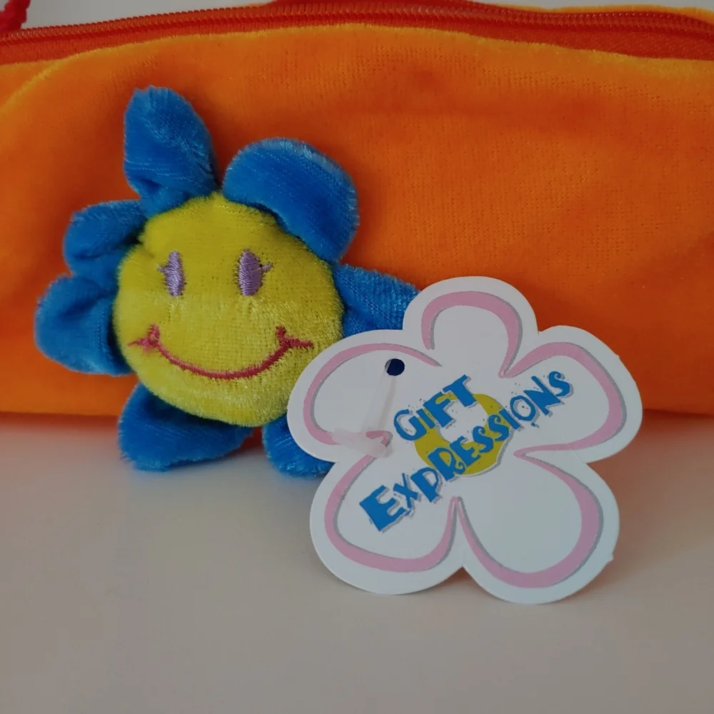 Soft pencil case with flower plush